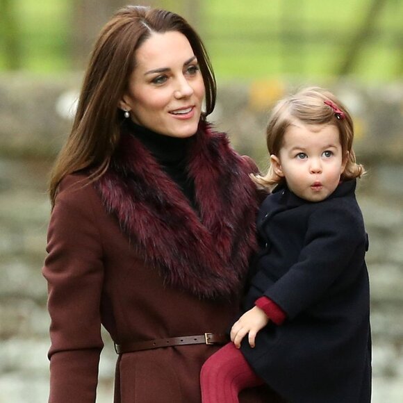 ASOS Faux Fur Burgundy Red Scarf Collar - ASO Kate Middleton - Picture 1 of 7